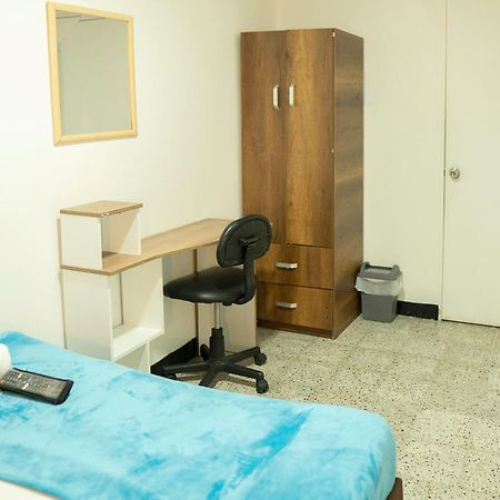 Africa House-Casa Hotel Laureles-La70 Medellín Eksteriør billede