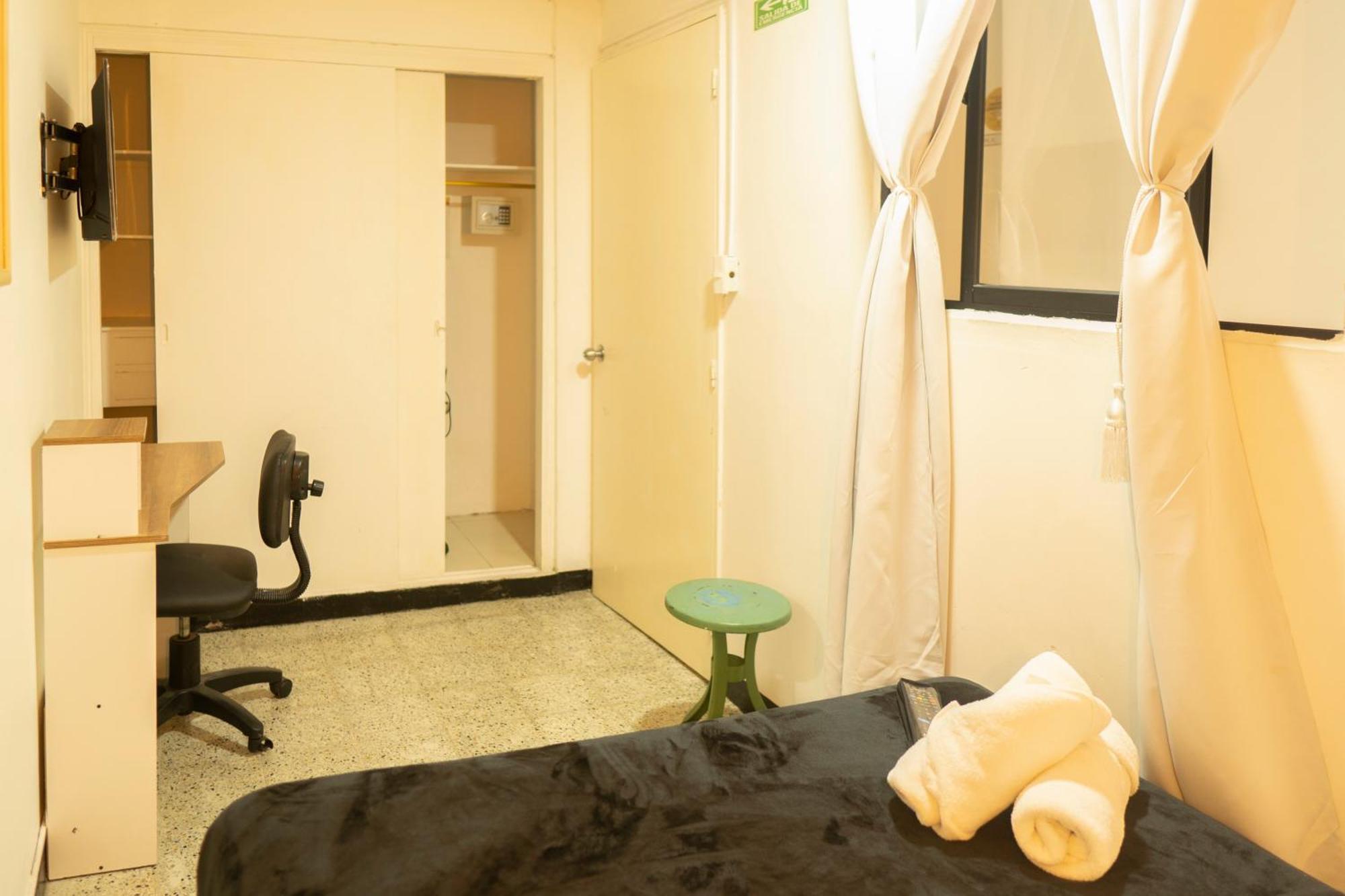 Africa House-Casa Hotel Laureles-La70 Medellín Eksteriør billede