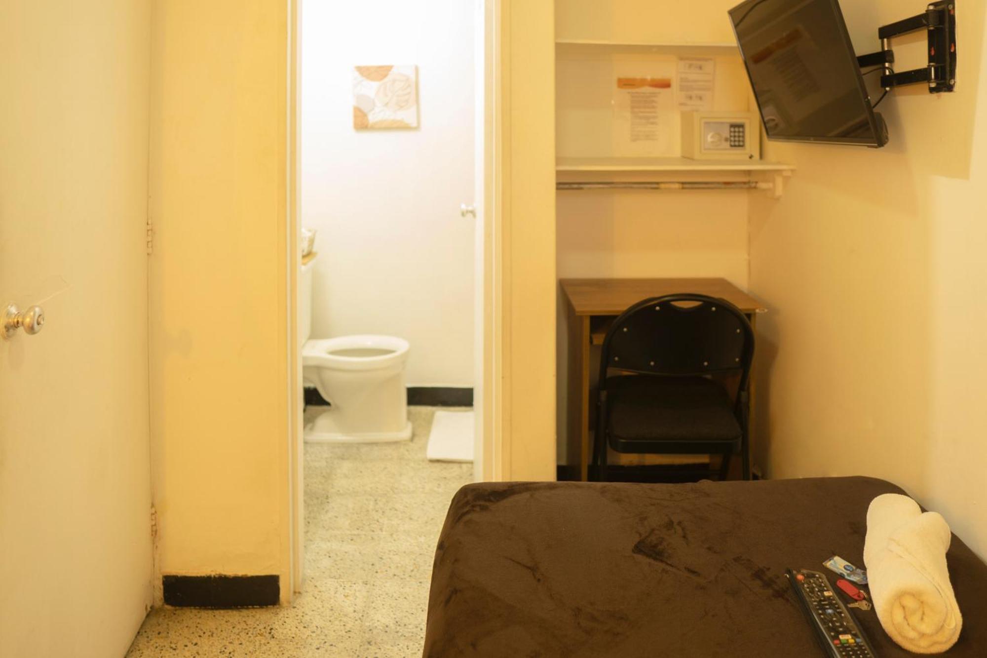 Africa House-Casa Hotel Laureles-La70 Medellín Eksteriør billede