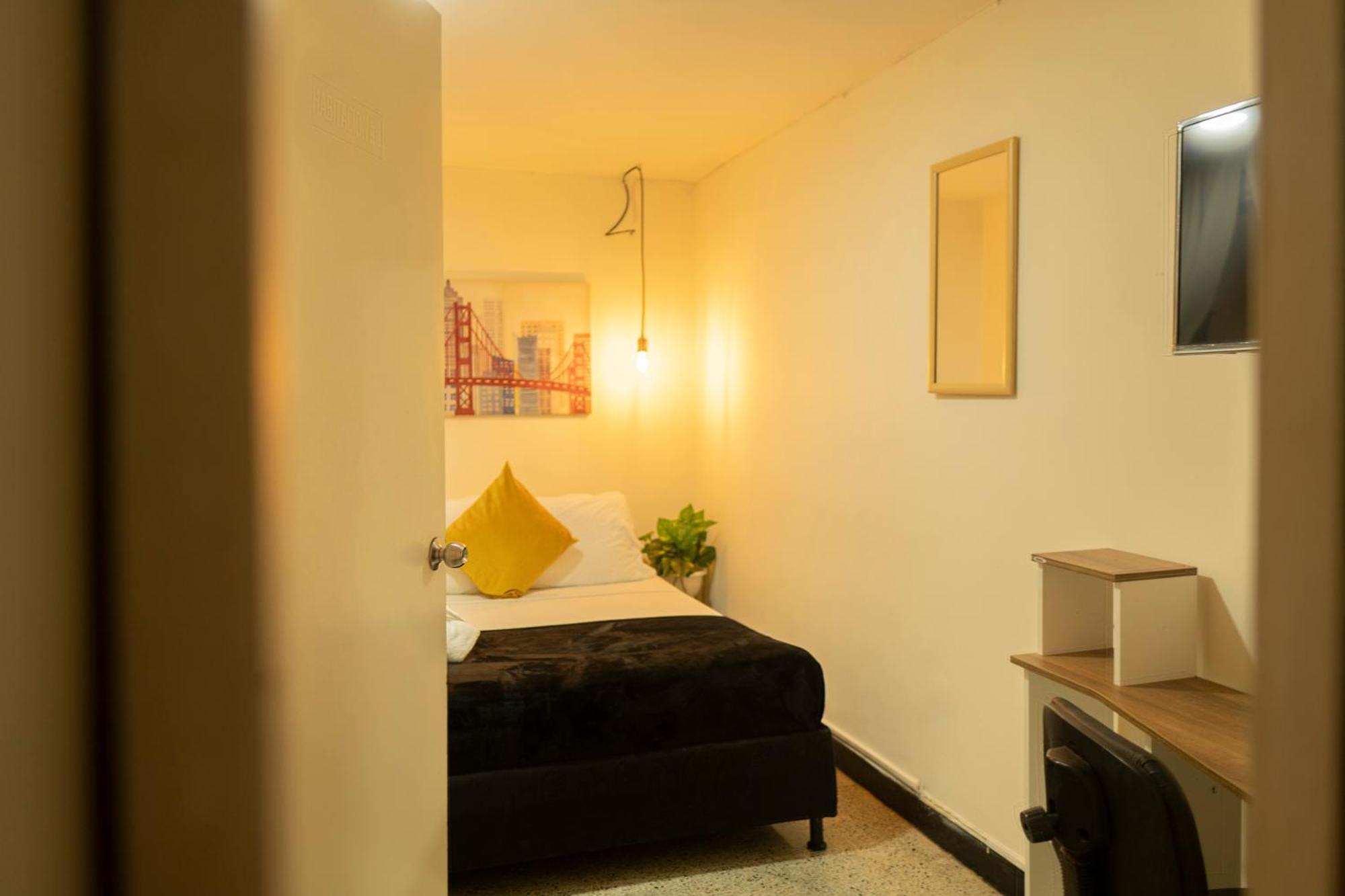 Africa House-Casa Hotel Laureles-La70 Medellín Eksteriør billede