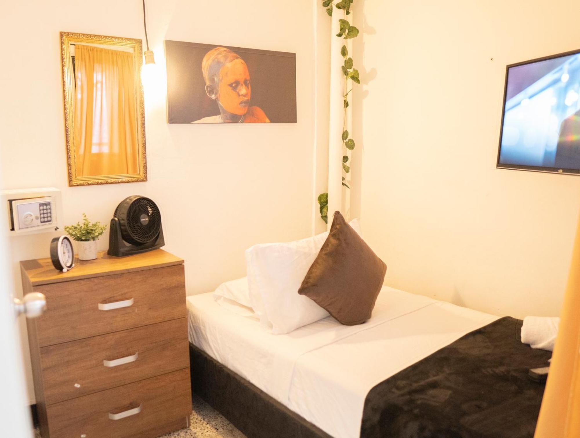Africa House-Casa Hotel Laureles-La70 Medellín Eksteriør billede