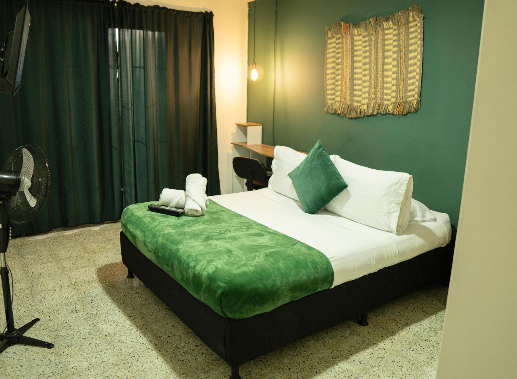Africa House-Casa Hotel Laureles-La70 Medellín Eksteriør billede