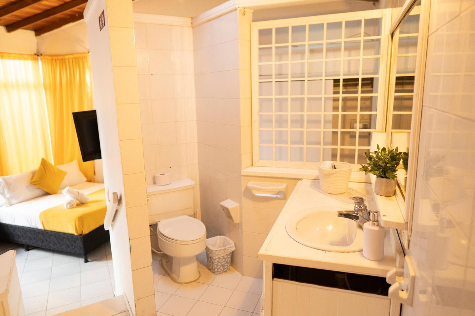 Africa House-Casa Hotel Laureles-La70 Medellín Eksteriør billede