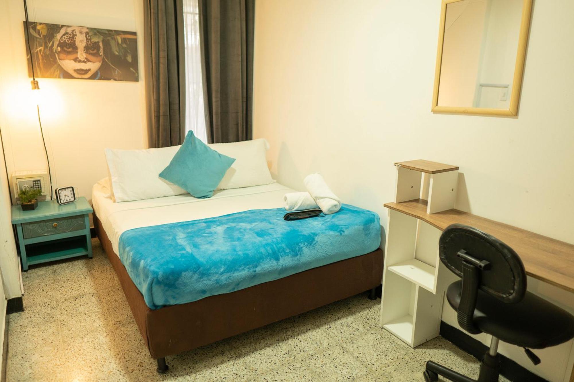 Africa House-Casa Hotel Laureles-La70 Medellín Eksteriør billede